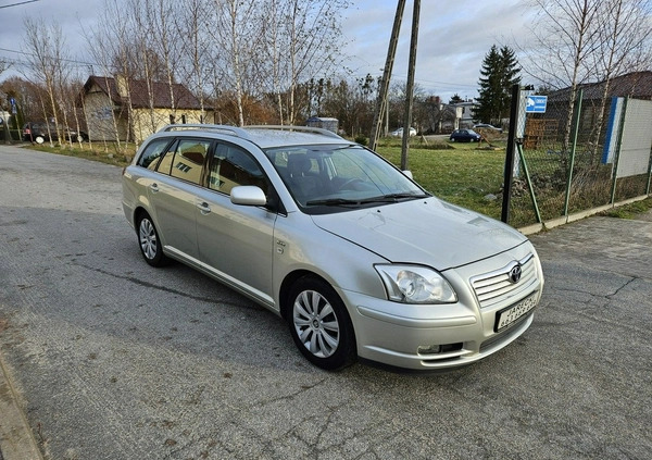 Toyota Avensis cena 9999 przebieg: 320000, rok produkcji 2005 z Łochów małe 106